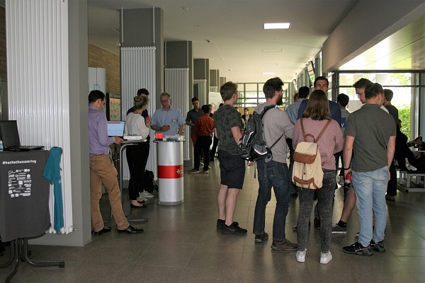 20180427_Innovation Day 2018_093.JPG - Im Foyer